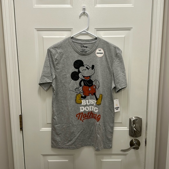 Brand new with tags! Men’s small Disney “busy doing nothing” Mickey t-shirt - Picture 1 of 5